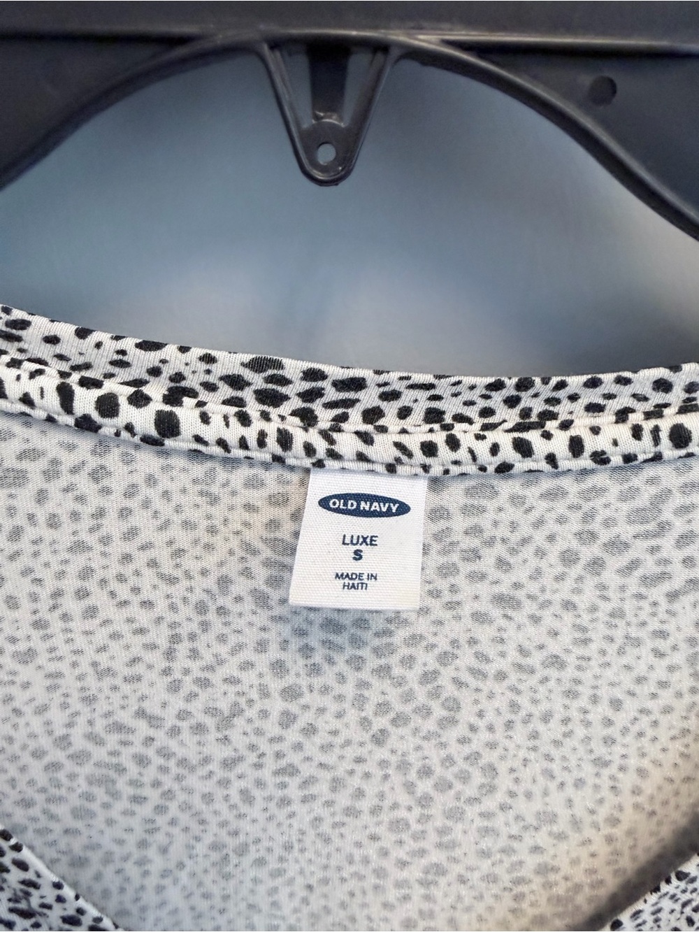Women Tops Subcategory Identification lot of 2